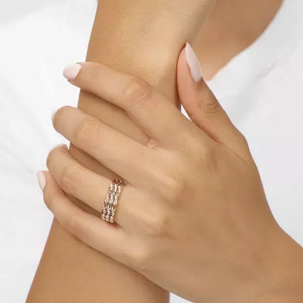 10Kt Tricolor Diamond 1/7Ctw Ring