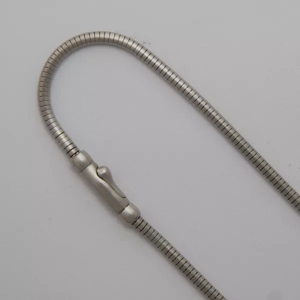 18-Inch 18K White Gold Boa Snake 2.4mm, Crocodile Clasp, Satin Chain