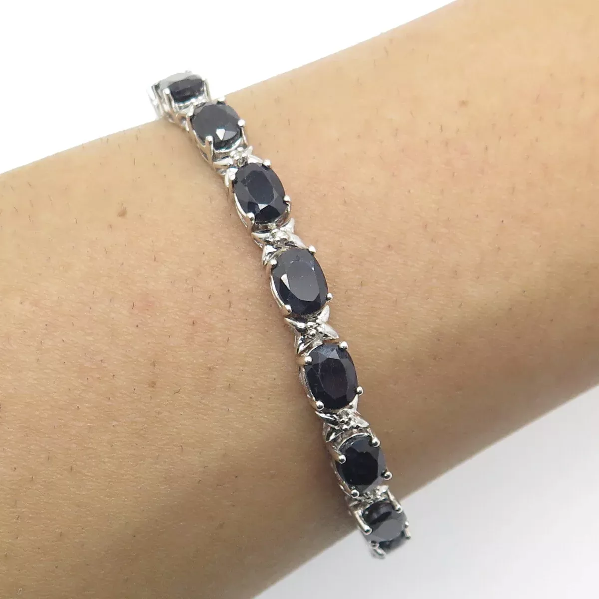 HN HENG NGAI 925 Sterling Silver Real Oval-Cut Sapphire